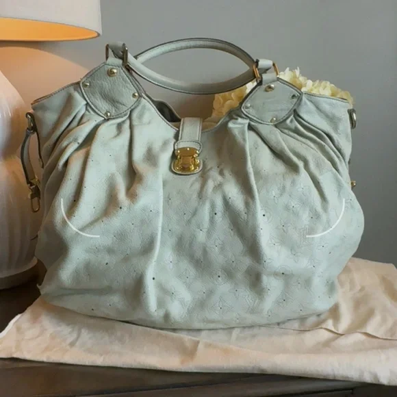 Louis Vuitton Mahina XL bag - Picture 8 of 12